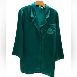 Vintage Victoria’s Secret Crown Label green satin nightshirt Size Medium